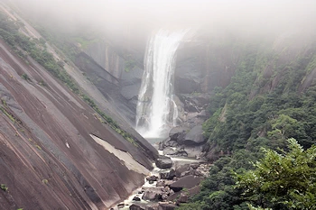 千尋の滝の風景