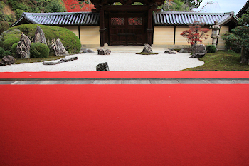 光明寺の紅葉風景