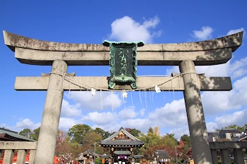 神泉苑の紅葉風景