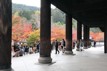 南禅寺の紅葉風景