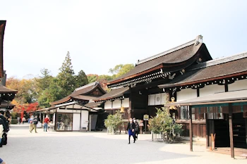 下鴨神社の紅葉風景