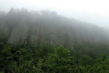 七福岩の風景