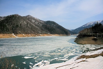 岩尾内湖の風景