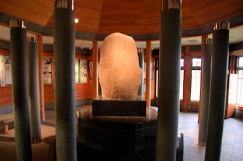 日本中央の碑保存館の画像