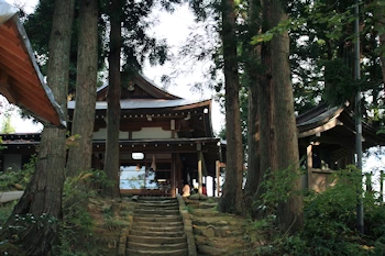 猿羽根山地蔵堂の風景