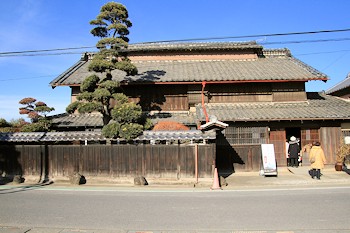 尾高淳忠生家の風景