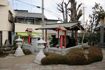 静御前の墓の画像