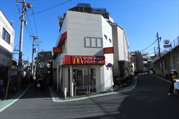 マクドナルド駒場東大前店の風景