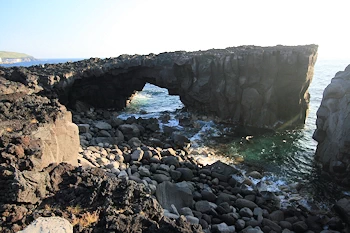 メガネ岩の画像