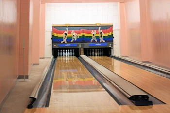 ボウリング場の画像