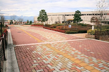 西条彩の広場の画像