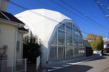 リンデンドームの画像