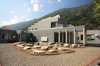 大鹿村中央構造線博物館の風景