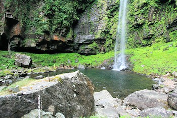滝つぼの風景