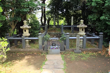 北条時政墓の風景