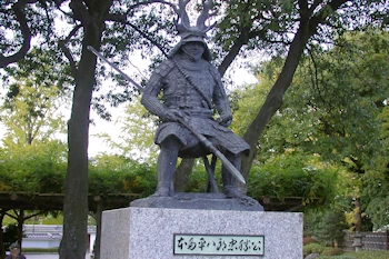 本多忠勝像の風景