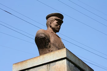 高橋煕像の画像