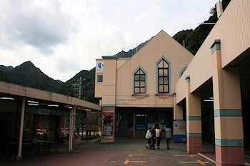 御在所ロープウェイ湯の山温泉駅の風景