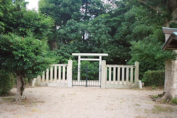 隆子女王の墓の画像