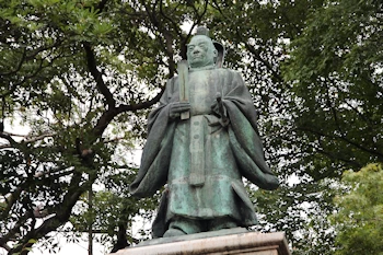 井伊直弼像の画像