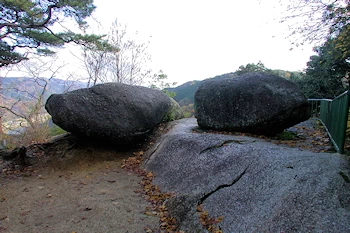 ゆるぎ石の画像