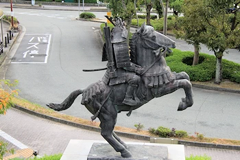 源満仲像の画像