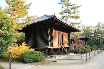 唐招提寺宝蔵の風景