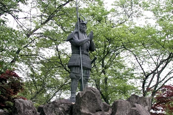 山中鹿之助像の画像