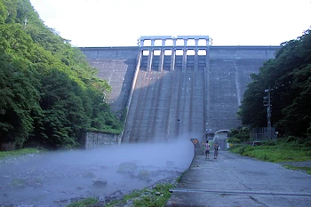 湯原ダムの画像