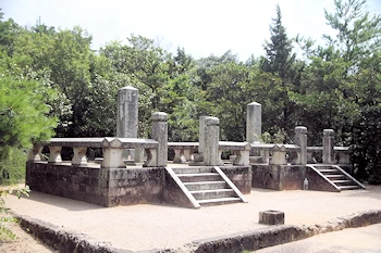 大村益次郎墓の風景