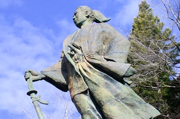 吉村虎太郎像の画像