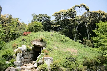 綾塚古墳の画像