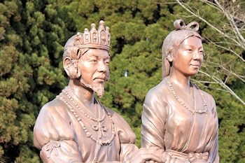 イザナギノミコト・イザナミノミコト像の画像