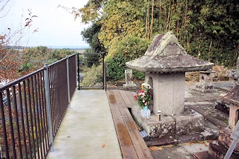 小松家墓所の風景