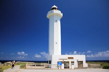 東平安名崎灯台の風景