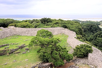 今帰仁城の画像