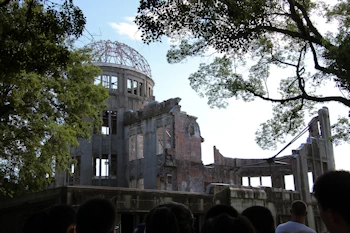 原爆ドームの風景